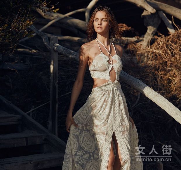 度假风女神级美裙,摆脱单调的游客照